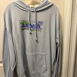 Large blue Levi’s sweatshirt