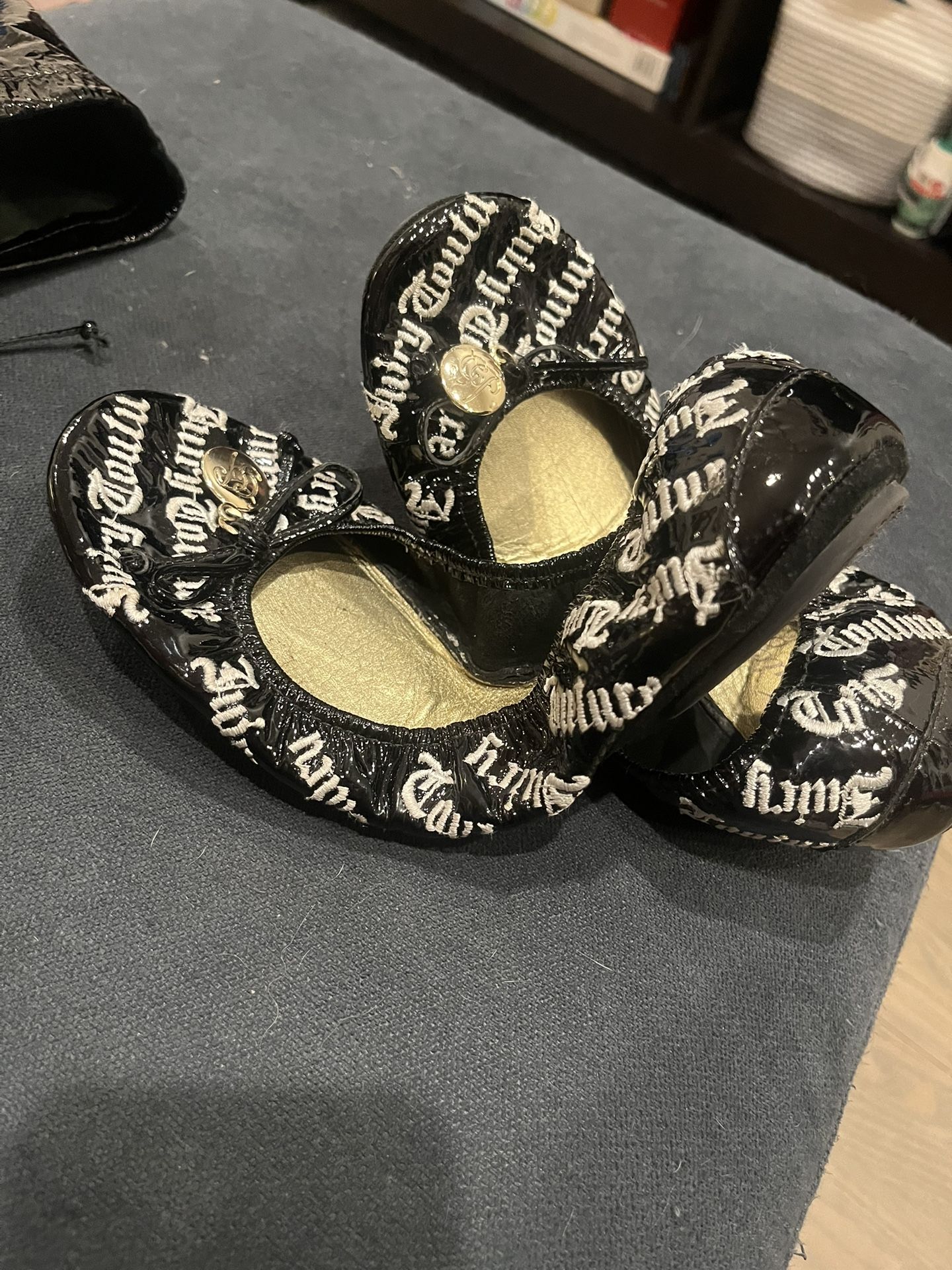 Juicy Couture Black Patent Ballet Flats – Size 7 (Y2K Style)