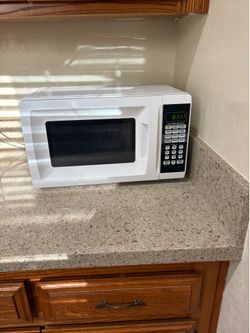 Microwave Hamilton Beach 0.7 cu. ft.