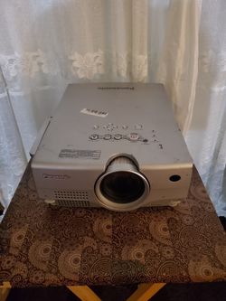 Panasonic PT-L735U Projector Tested