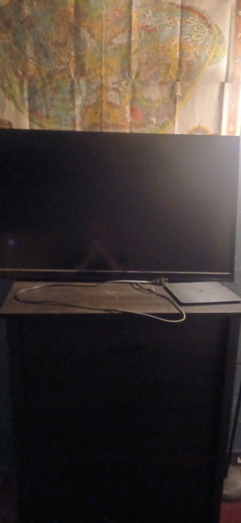 38 Inch TV Works Great