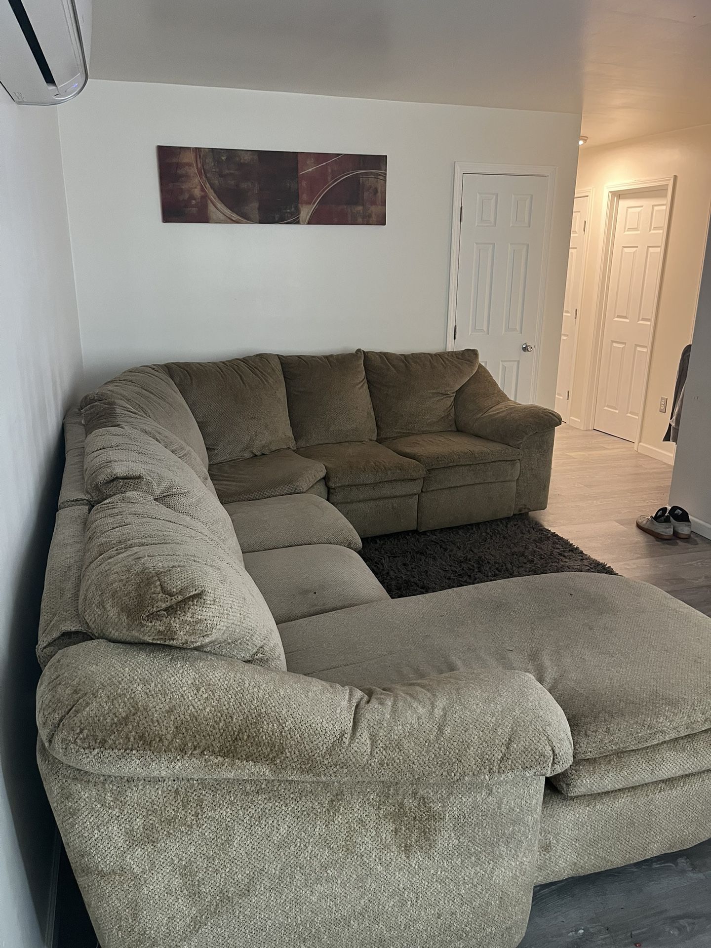 Sectional couch/sofa
