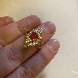 NWOT faux ruby and faux diamond ring estimated size 7.5 #0097