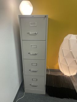 Staples 4 Drawer File Cabinet in Grey