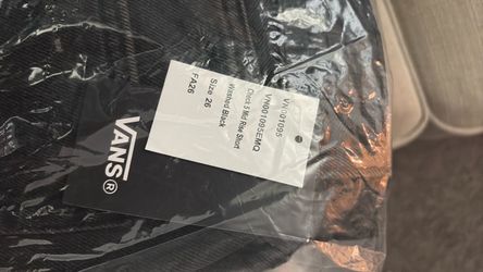 vans shorts size small