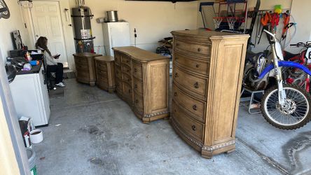 Wood Bedroom Dresser Set – 4 Pieces