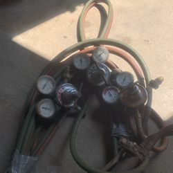 Torch Gages An Torch