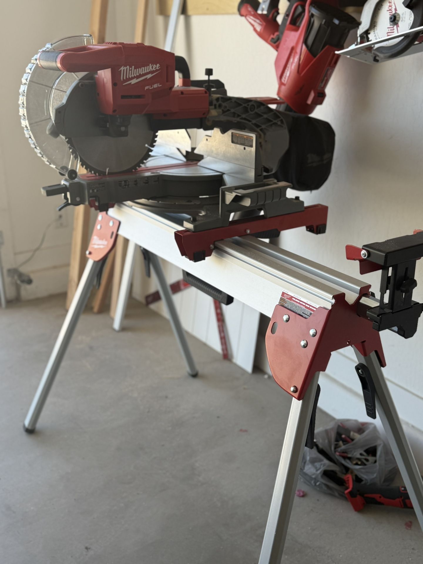 Milwaukee M18 FUEL 10” Sliding Miter Saw + Stand + Battery/Charger – Like New