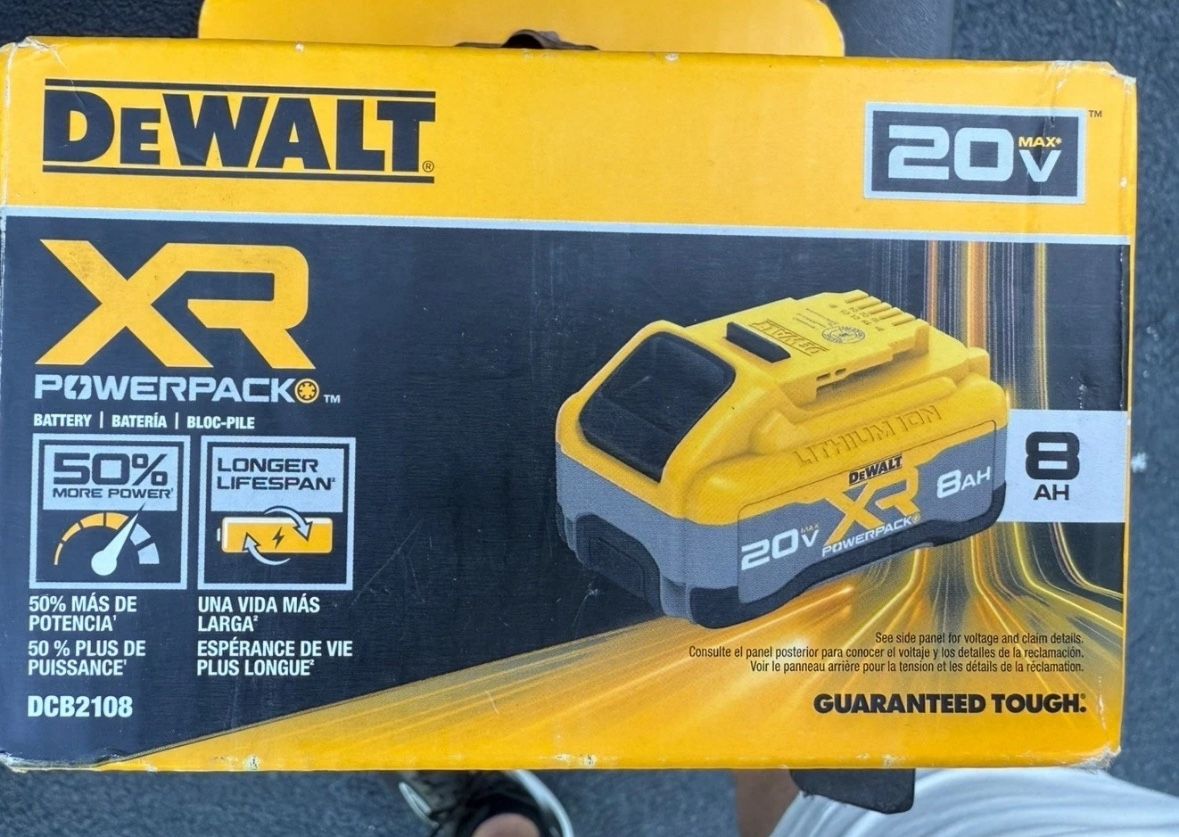 BRAND NEW SEALED DeWalt DCB2108 20V MAX XR Powerpack 8 AH Lithium Ion Battery