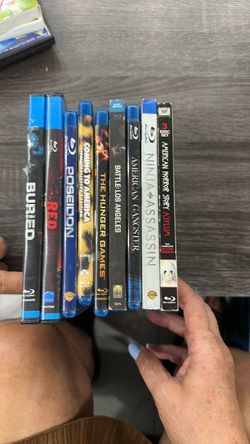 Lot of 8 Blu-ray Movies and TV Shows
