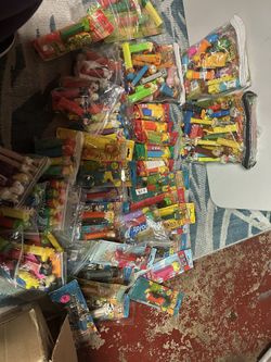 Box Of PEZ CANDY DISPENSERS BEST OFFER
