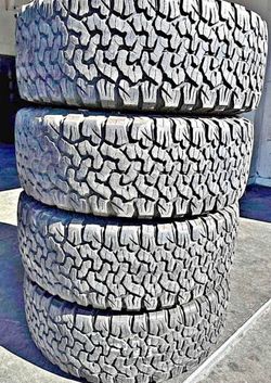 315/70/17 bfgoosrich Selling a set of 4 tires in excellent condition 🫡
