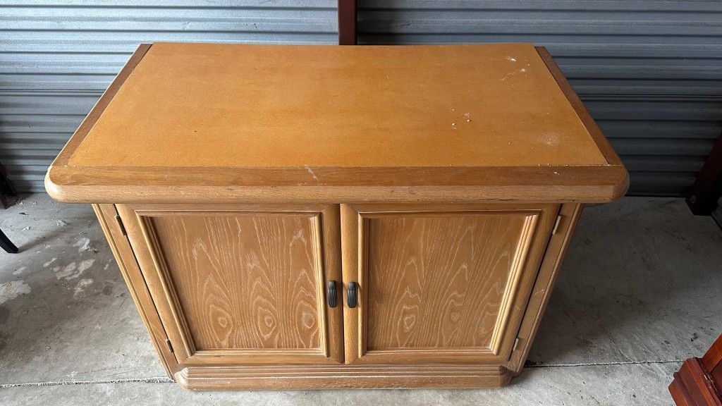 BROWN WOOD LIVING ROOM TV FURNITURE ENTERTAINMENT CENTER X1