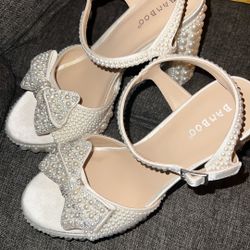 Brand New Never Worn Women’s Size 8 1/2 Heels 