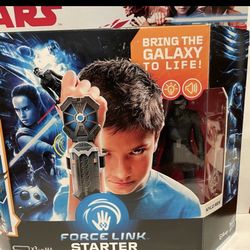 Star Wars Kylo Ren Force Link Starter Kit & Rey - Jakku