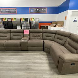 BEAUTIFUL SECTIONAL RECLINER COUCH 