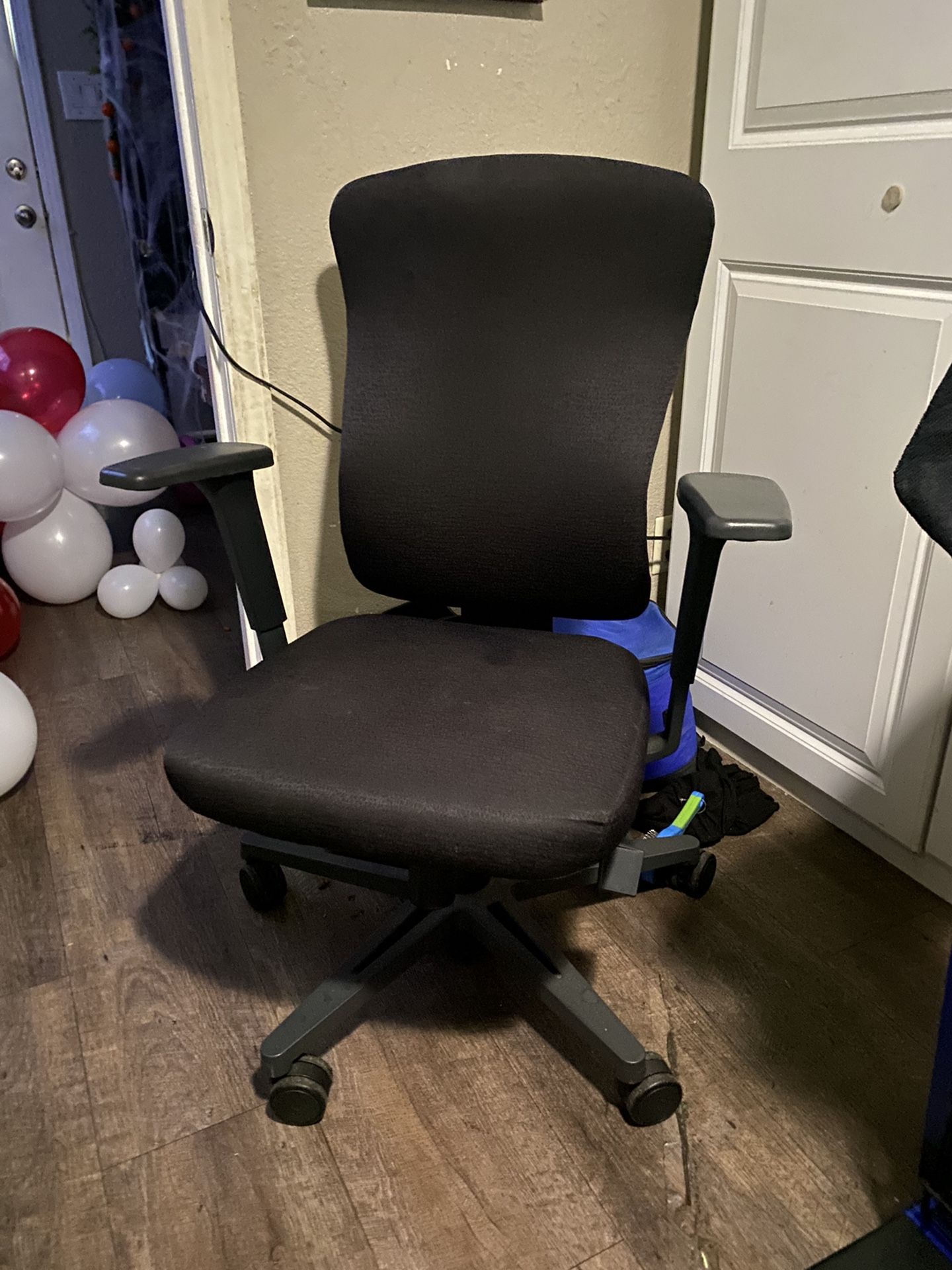 Desk chair