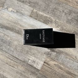 Men’s Cologne And Women’s Purfume 
