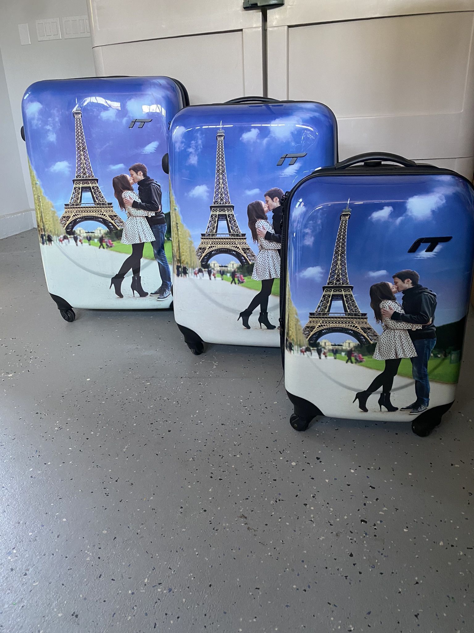 Set Of 3 New Brand IT Luggage’s