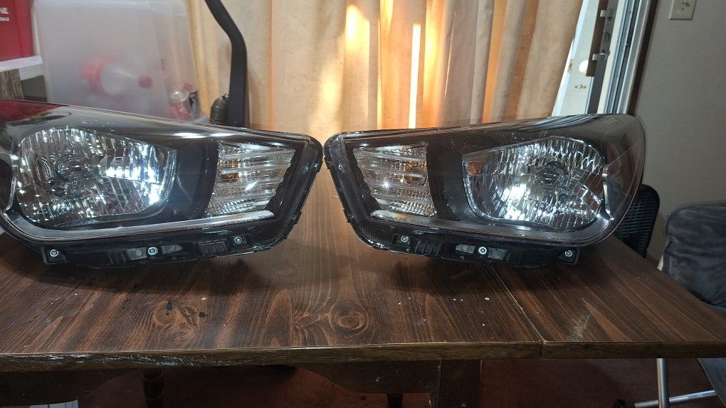Kia Rio 2019-2022 Headlights