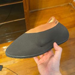 Yeezy Knit Rnr ‘Stone Carbon’ Size 7