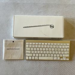 Apple Mac Wireless Bluetooth Keyboard with box model A1314