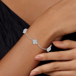 2.4 Carats 4 leaf 925 Sterling Silver Moissanite Bracelet, Pass Tester.  Perfect For Mothers Day 