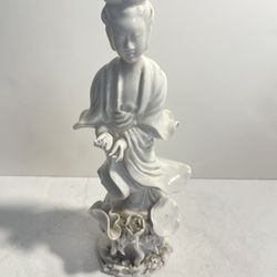 Vintage Chinese porcelain Figurine