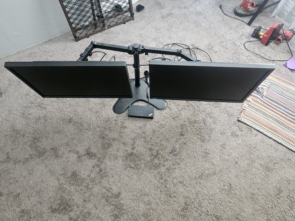 2 samsung Screens With ThinkPad