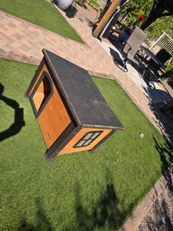 Dog house ( for small dogs)