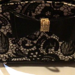 BETSY Johnson BLACK HANDBAG