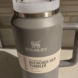 STANLEY Quencher H2.0 Tumbler with Handle & Straw 64 OZ
