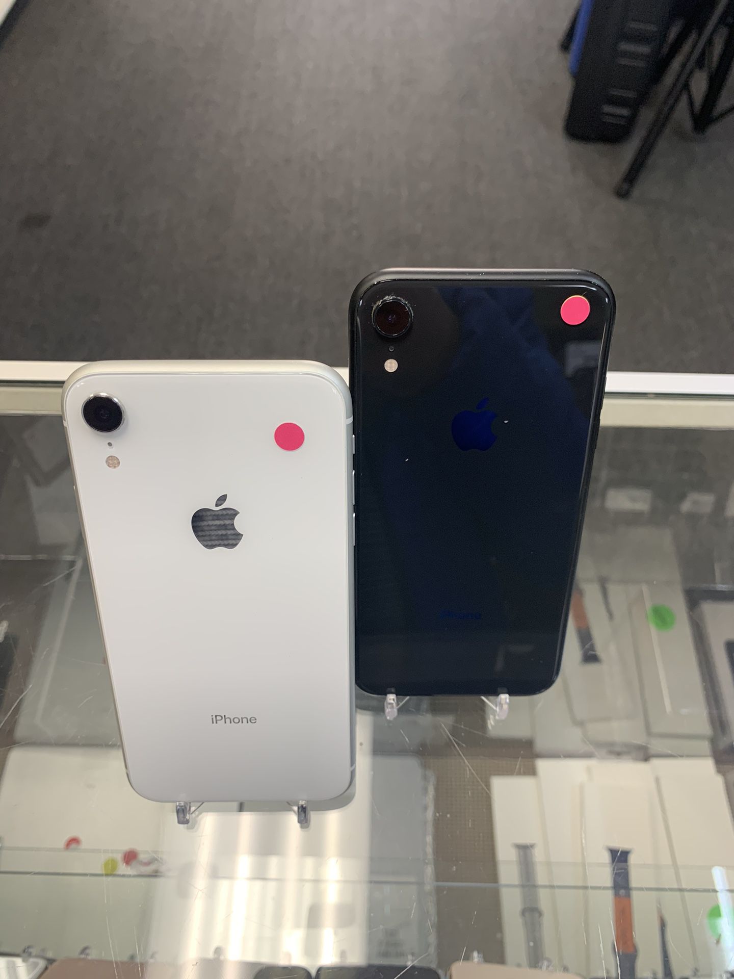 iPhone XR 64gb/128gb T-Mobile/ Unlock, Special Offers 