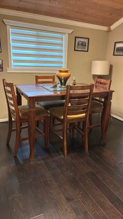 Dining Table bar height 36 in tall 4 chairs