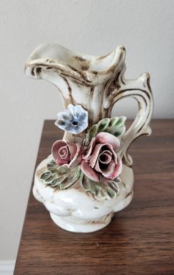 Italian Capodimonte Flower Design Vase