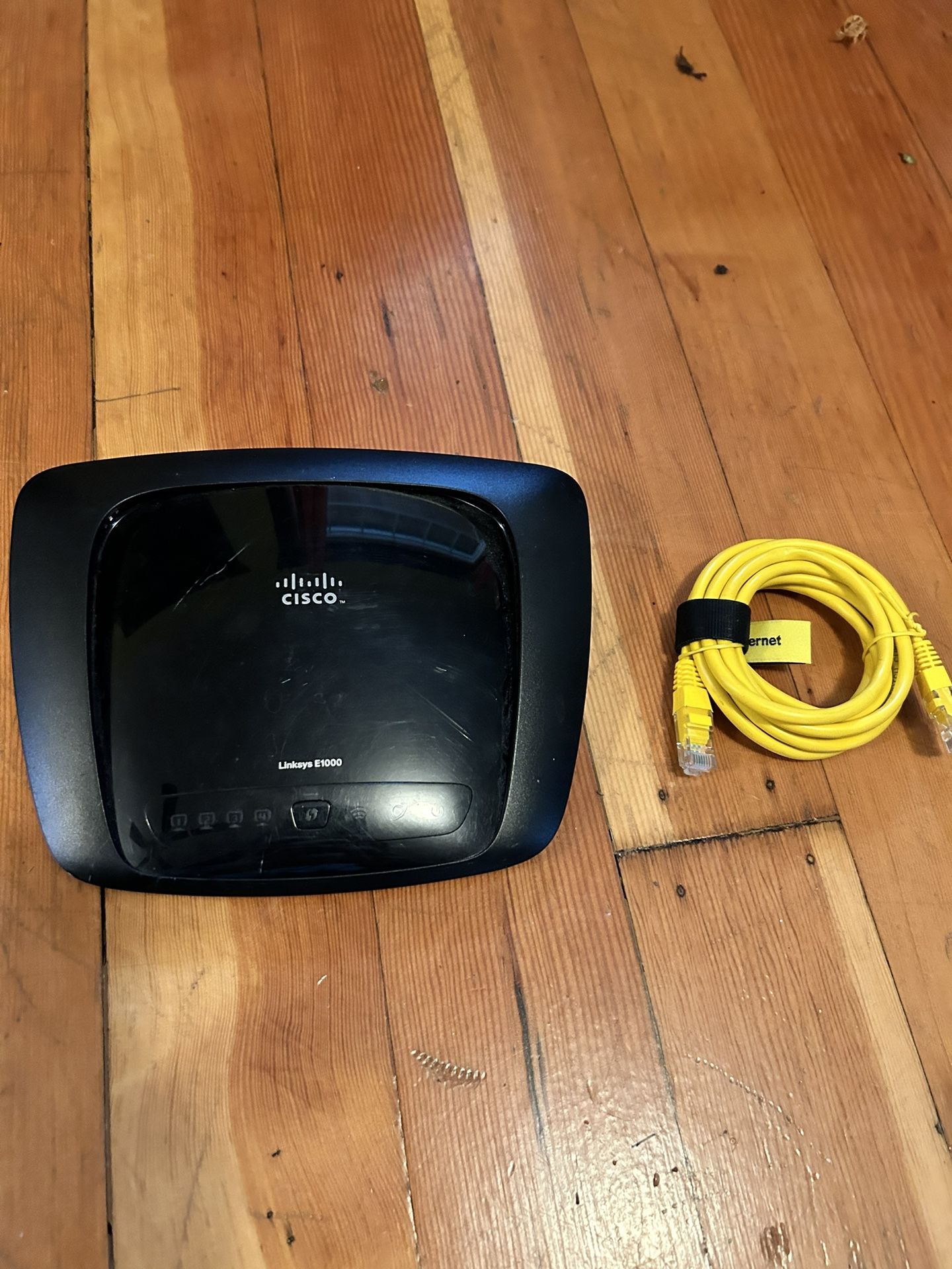 Cisco Linksys E1000 WiFi Router