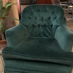 Velvet Tiffed Seat