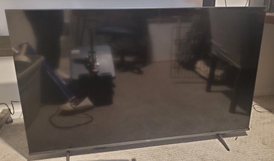 60" HiSense Roku TV