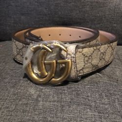 Man’s Gucci belt