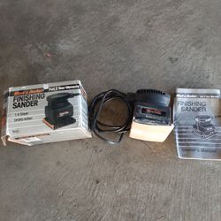 Black& Decker 1/4 Sheet Palm Finishing Sander With Box and  Instructions