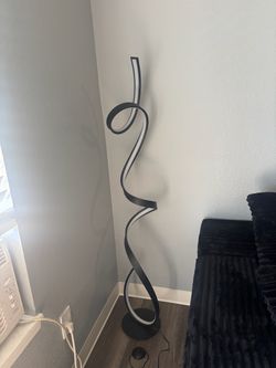 Modern Spiral LED Floor Lamp Black