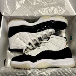 Jordan 11  Size 9