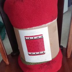 Reversible Bright Red Supersoft Plush Throw/50 X 60