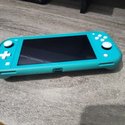 Nintendo Switch Lite + Case + Charger 