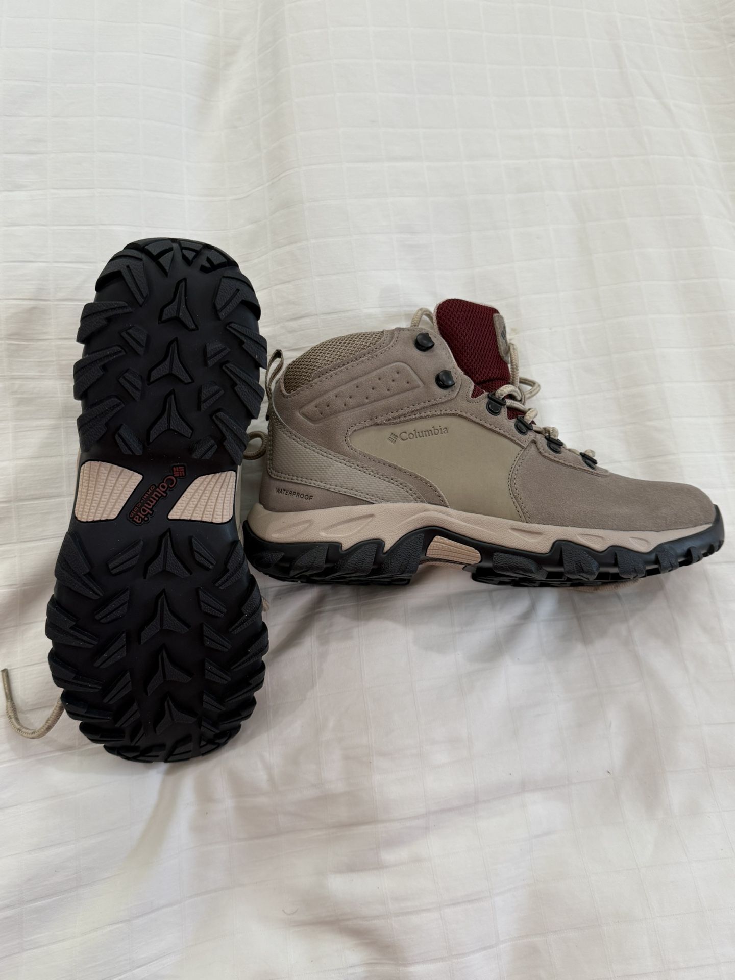 Columbia Hiking Boots Brand New Men’s Size 8