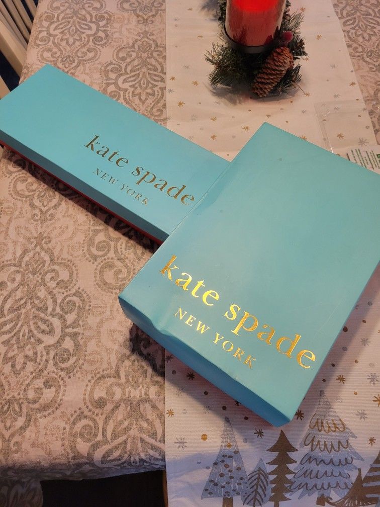 Kate Spade Champagne Flutes & Cake Cutting Set