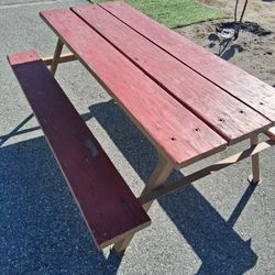 Very Durable And Heavy Duty Picnic Tables