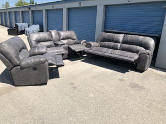 Brand New Reclining Couch Set