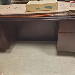 mahogany wood desk