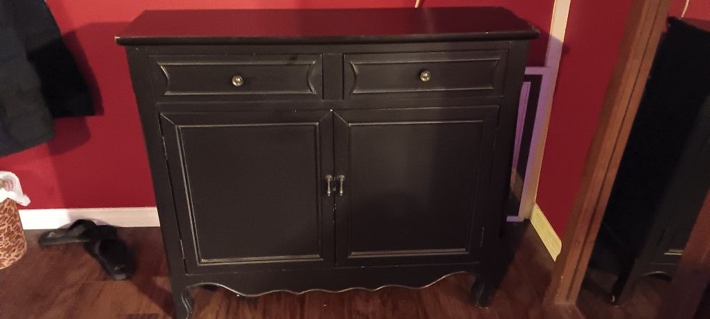 Dresser Cabinet 
